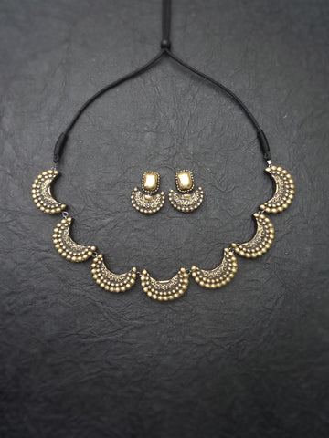 Oviyam- golden terracotto necklace set