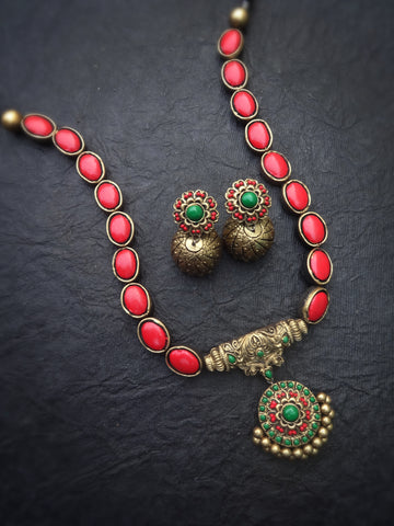 Vanji- golden terracotto necklace set
