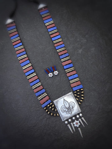 Fleur-de-lis terracotta necklace